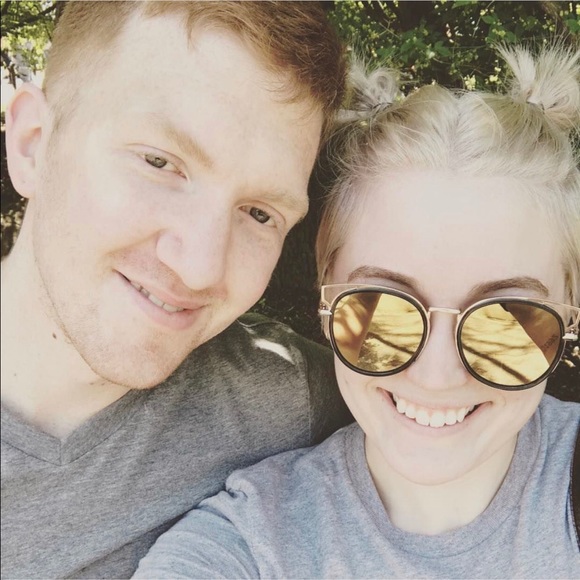 Meet your Posher, Cierra - Picture 4 of 4